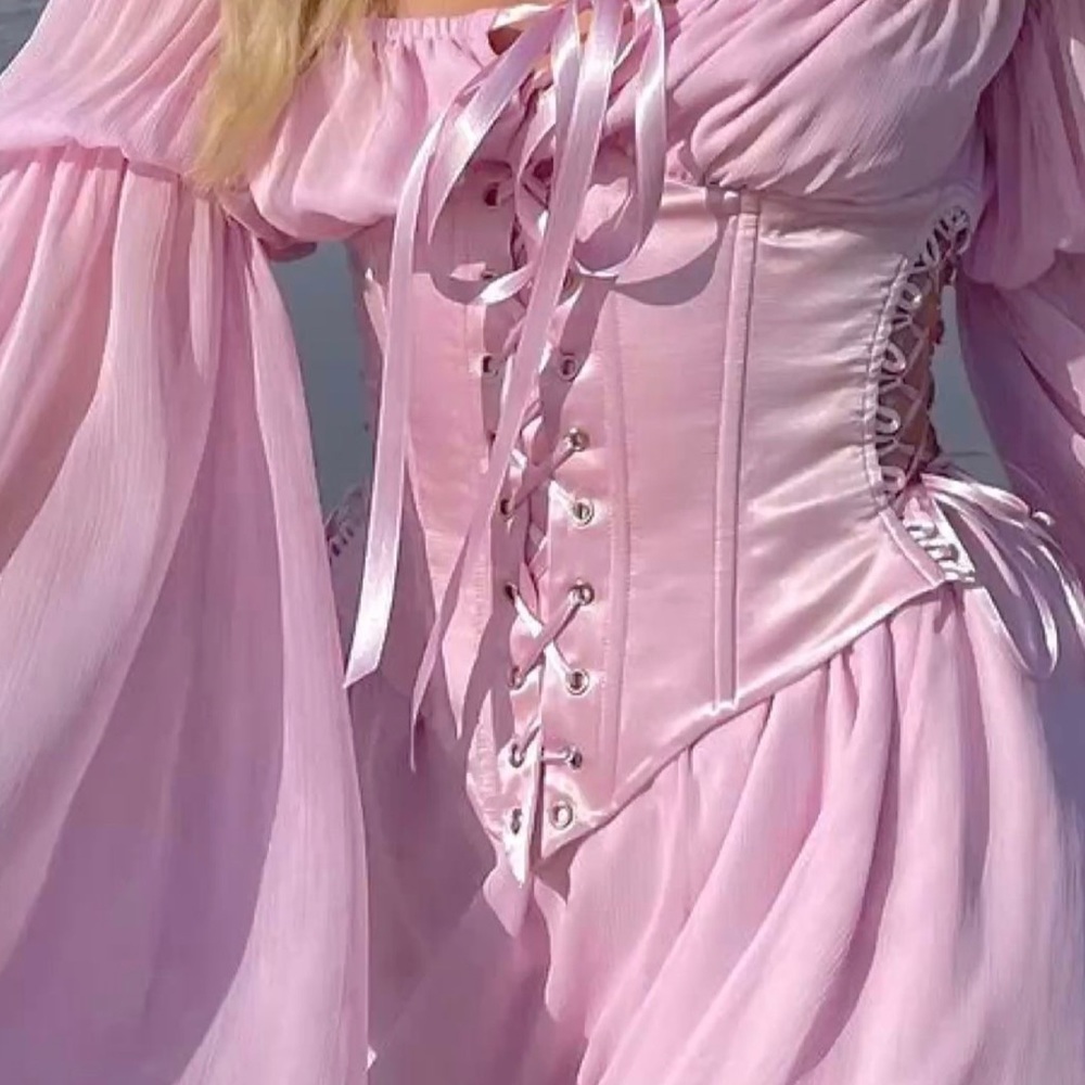 Meet your Posher, Pamela